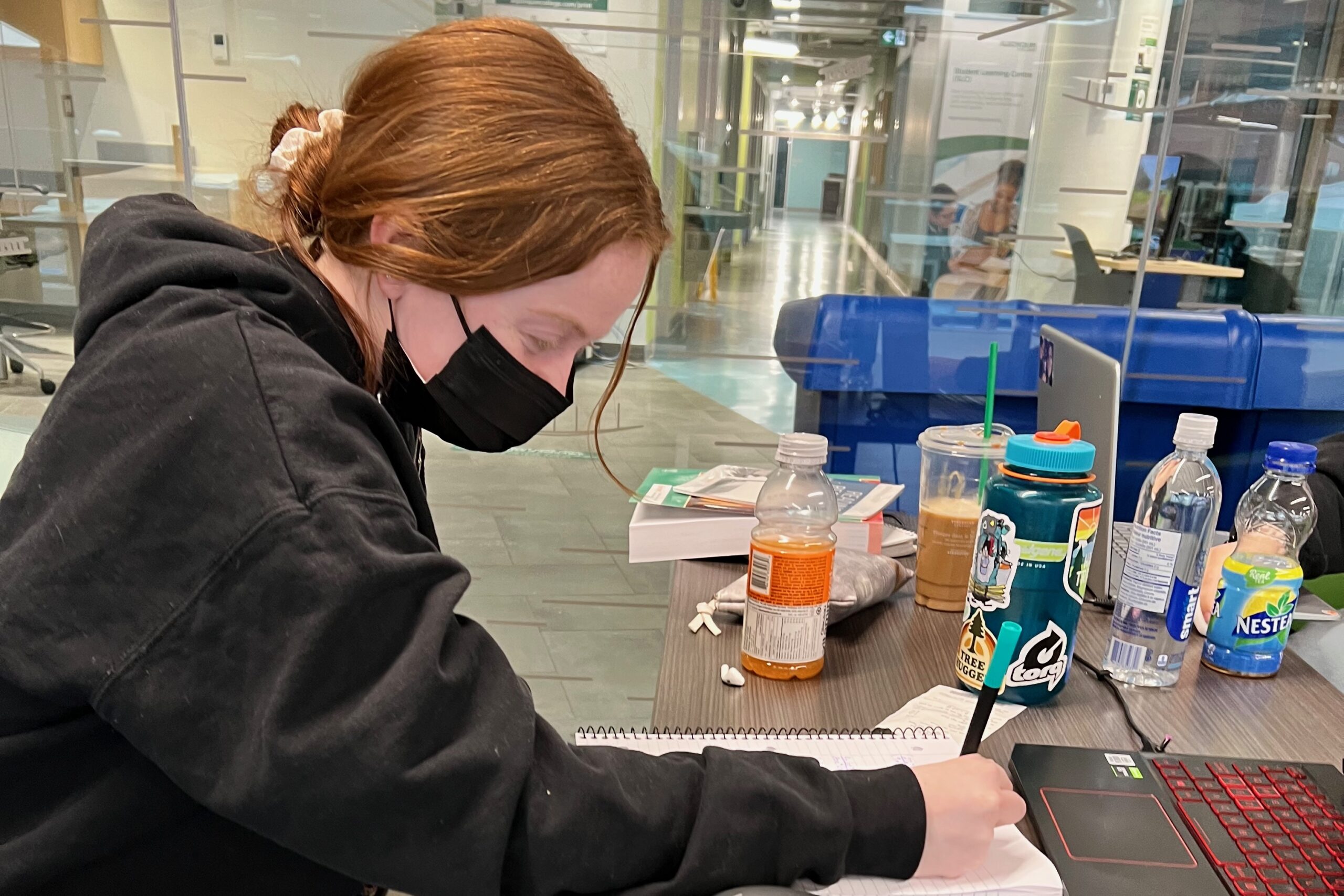 Gwyneth Jones, a first-year architecture student, swears by paper notes for her program.