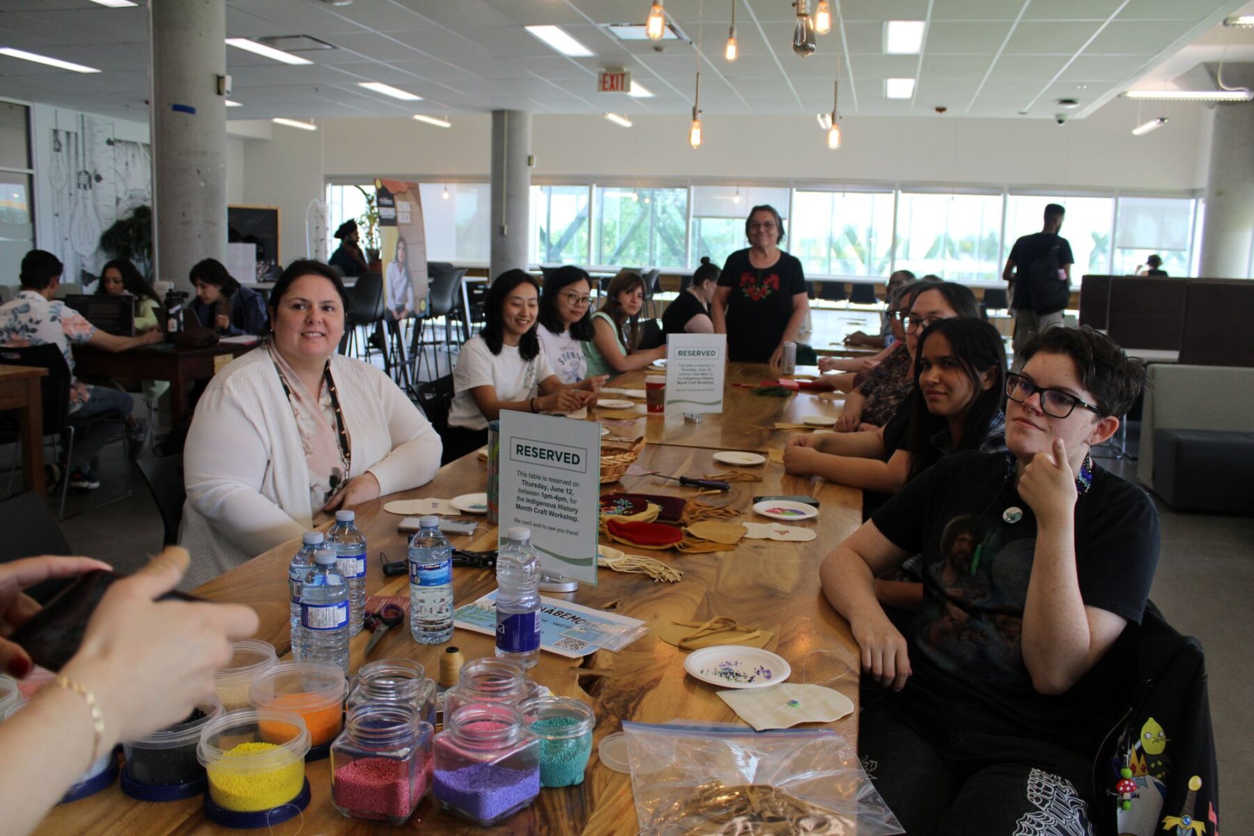Stephanie Tenasco (far left), Jenny Tenasco (middle), and several students who attended the workshop on June 12.